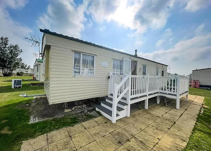 Caravan For Hire At St Osyth Beach Holiday Park In Essex Ref 28107Y